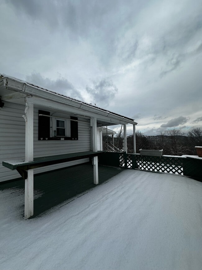 Building Photo - 223 Vinegar Hill Rd