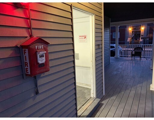 Building Photo - 72 Dehon St