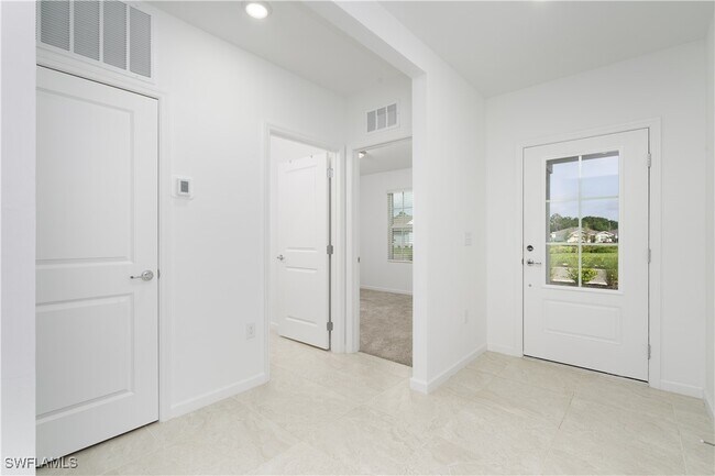 Building Photo - 42380 Cascade Dr