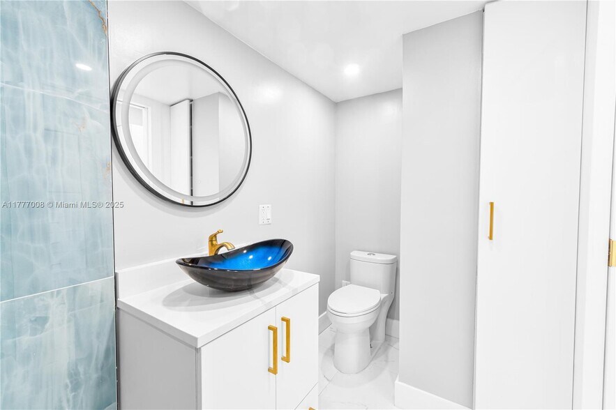 Building Photo - 2851 NE 183rd St