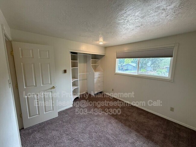 Building Photo - 1634 SW Knollbrook Pl