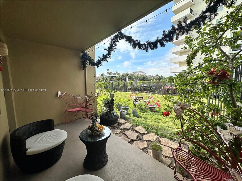 Building Photo - 301 Golden Isles Dr