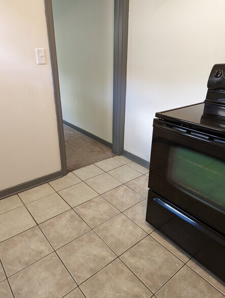 Building Photo - 3141 S 48th St