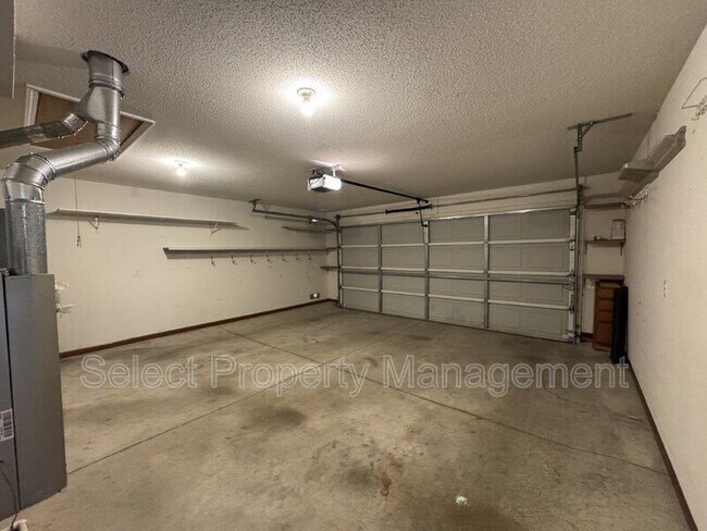 Building Photo - 1808 Noble Kinsmen Pl