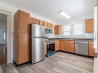 Building Photo - Year Round Cottage Close to Bethany