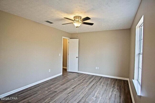 Building Photo - 124 Abigail Ln