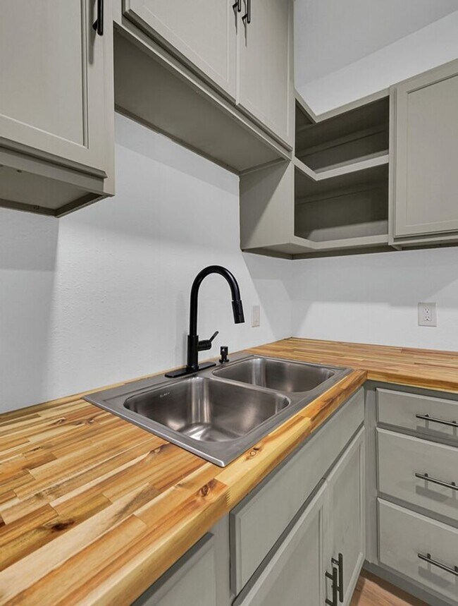 Building Photo - Newly remodeled 3BD 2BA Home in Waco - Near Baylor University