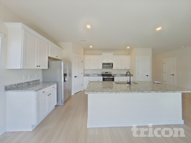 Building Photo - 1209 Crested Iris St