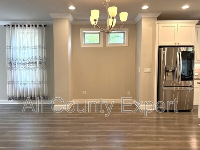 Building Photo - 1529 Huntwood Ct
