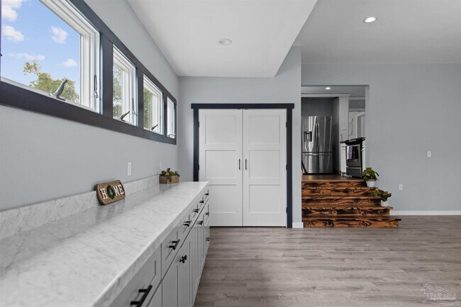 Building Photo - 1111 S Old Corry Field Rd