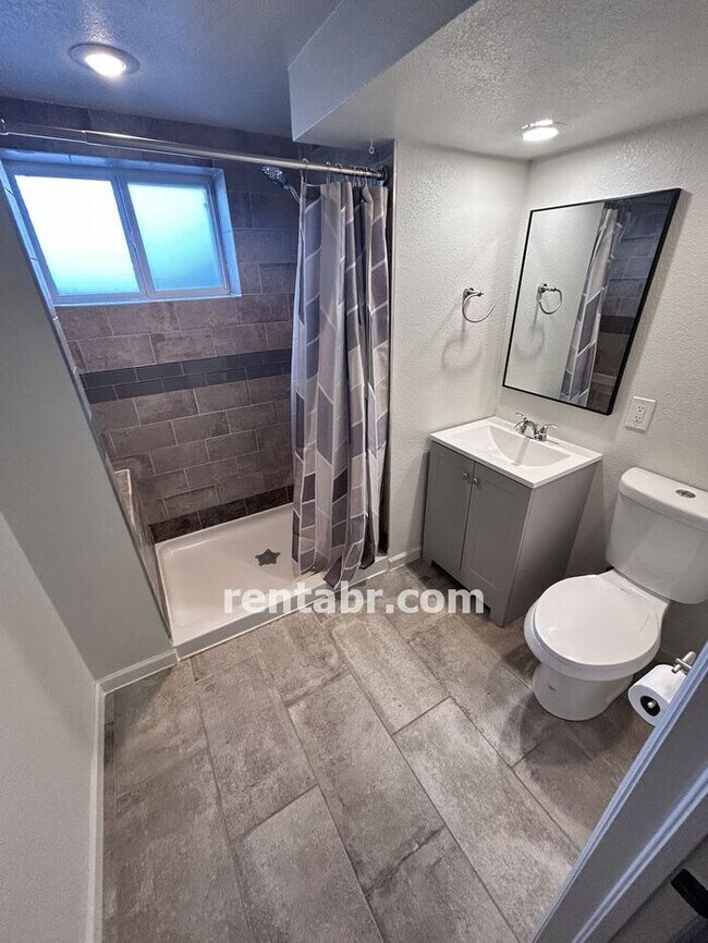 Building Photo - Modern Garden Level available NOW!!!