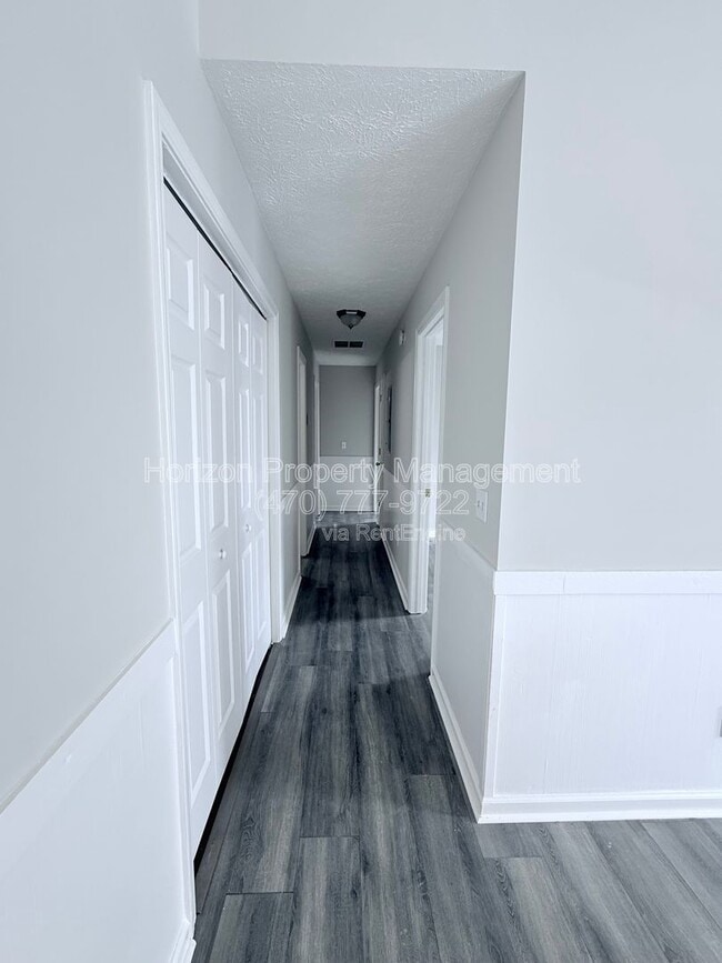 Building Photo - 6825 Crystal Cove Trail