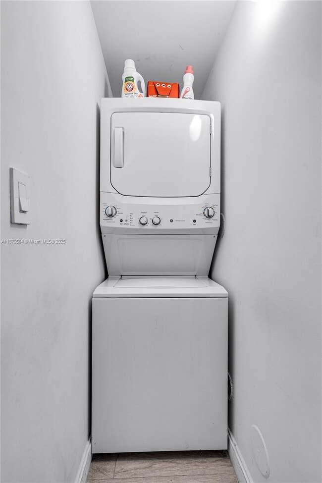 Building Photo - 45 SW 9th St