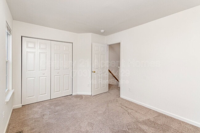 Building Photo - 45425 Clarkes Crossing Square