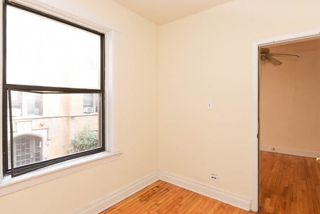 Building Photo - 1532 N Kedzie Ave