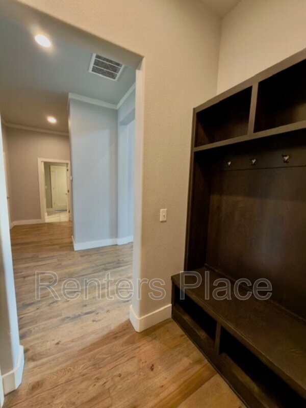 Building Photo - 4001 East 120th St S