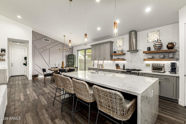 Building Photo - 1831 E Montecito Ave