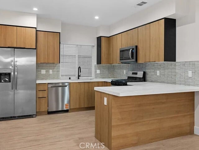 Building Photo - 7840 Claybeck Ave