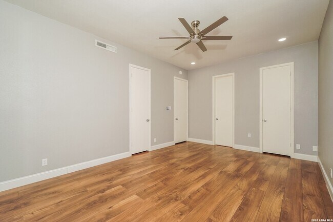 Building Photo - 7711 Broadway St