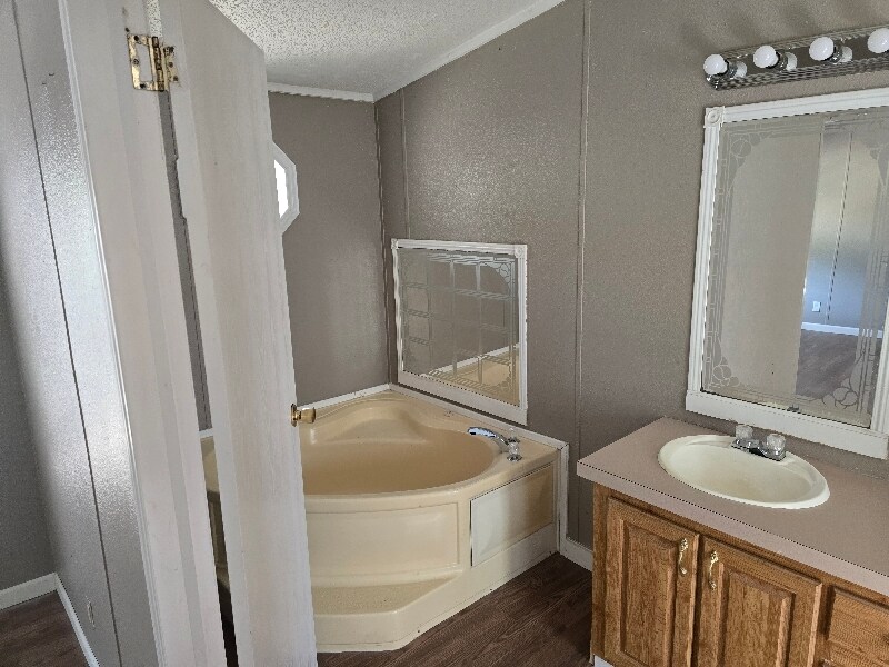 Building Photo - 612 Cherokee Ln