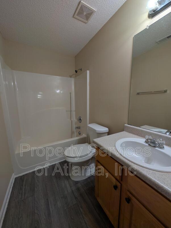 Building Photo - 704 Denise Ct