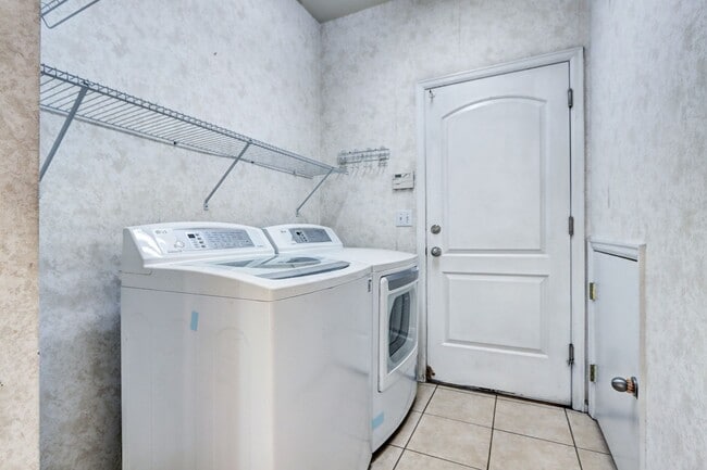 Building Photo - Beautiful 2-story Home in Dunes Park Henderson, CO!