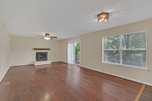 Building Photo - 18 Lundy Ln