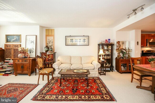 Building Photo - 2451 Midtown Ave