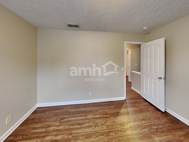 Building Photo - 7827 Rainey Dr