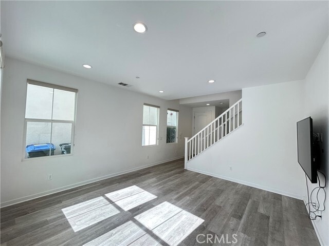 Building Photo - 945 Vivid Ln