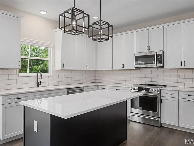 Building Photo - 3304 White Pine Dr