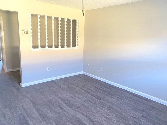 Building Photo - 6620 Westwick Dr
