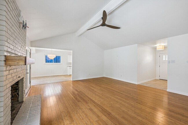 Building Photo - 2717 Charlesworth Dr