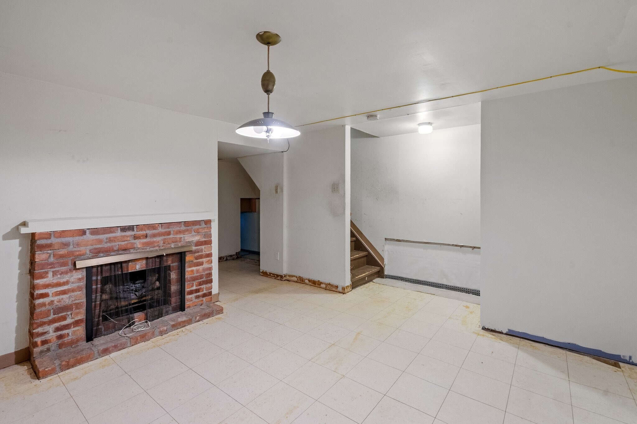 Building Photo - 196 Mount Hope Dr