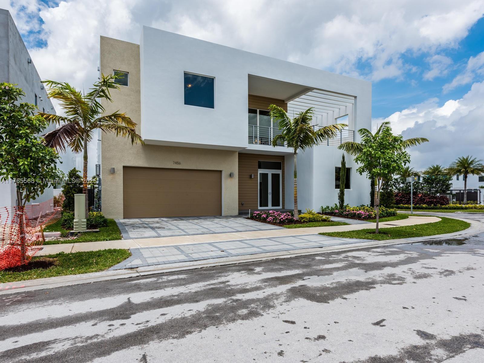 Building Photo - 7456 NW 101st Ave