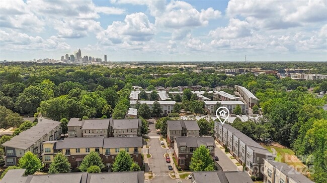 Building Photo - 3307 Bessemer St