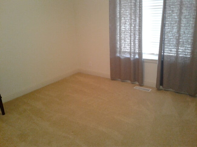 Building Photo - Great Location for a rental