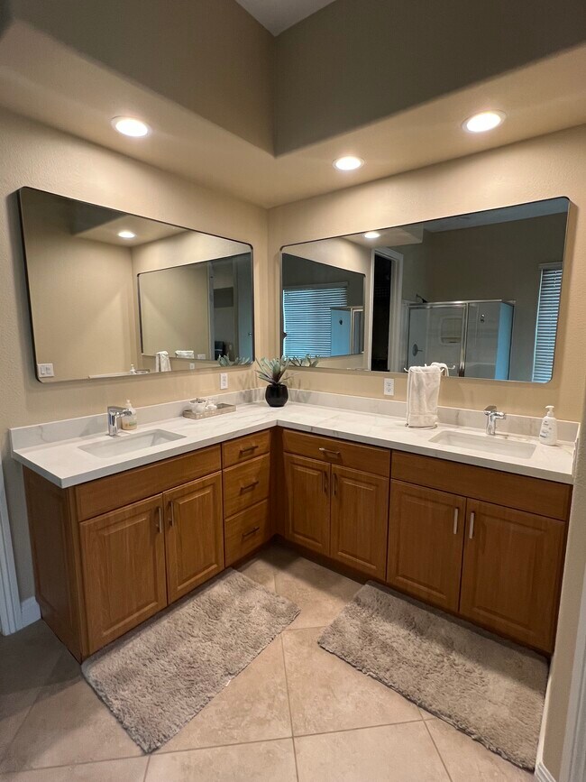 Building Photo - 1 Picasso Ct