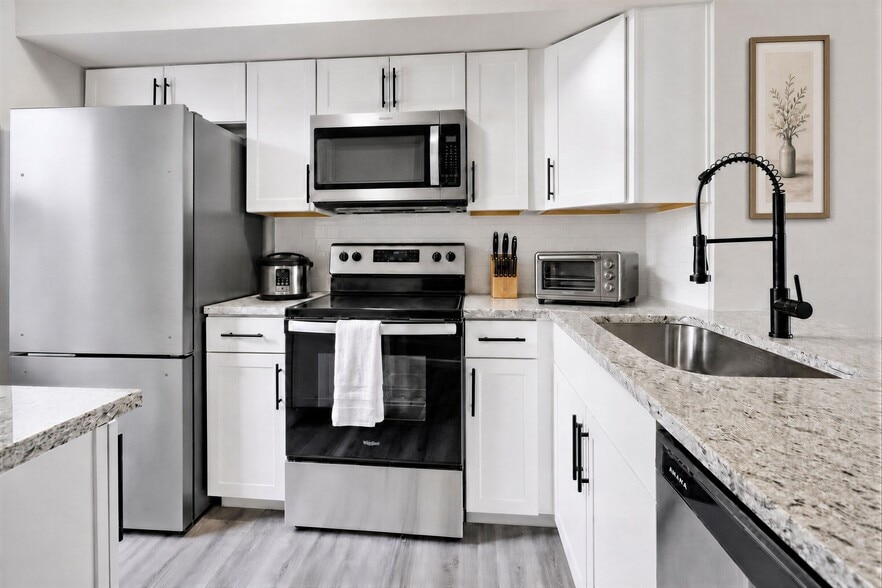 Building Photo - 4027 Charleston Dr