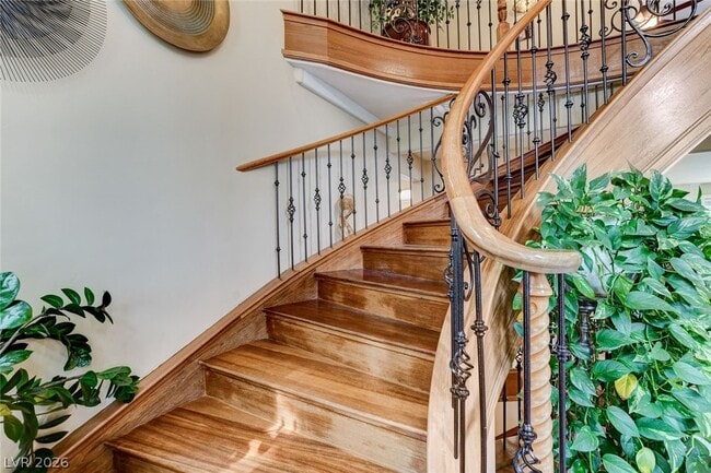 Building Photo - 7001 Alamitos Cir