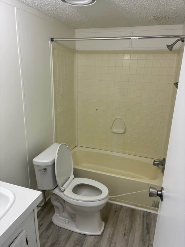 Building Photo - 1701 Orchard Farm Ln