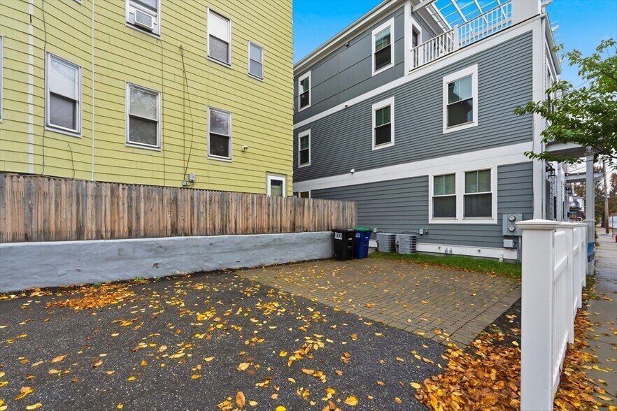 Building Photo - 77 North St