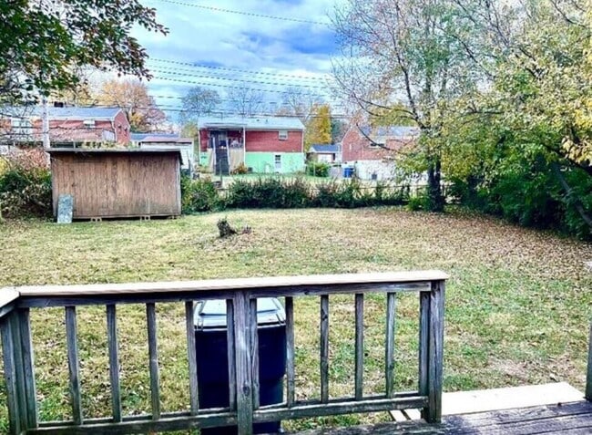 Building Photo - 1208 Venetian Cir