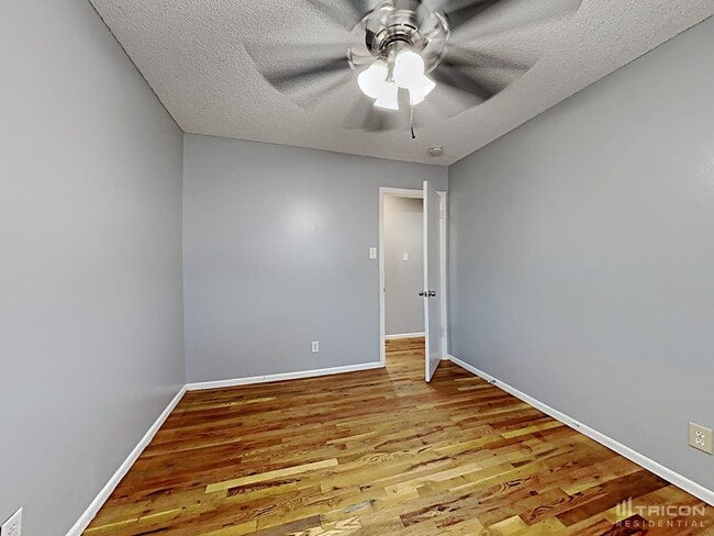 Building Photo - 673 James Ln