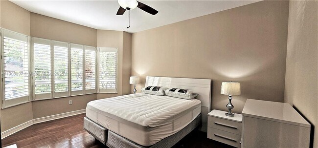 Building Photo - 16102 Emerald Estates Dr