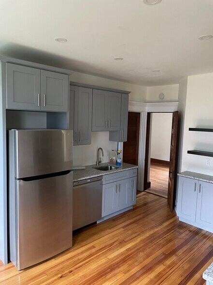 Building Photo - 24 Winthrop Ter