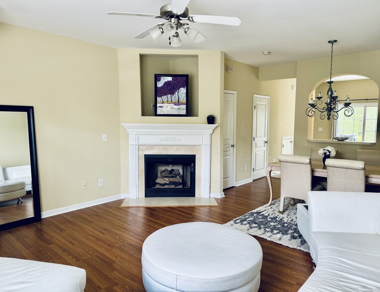 Building Photo - 4108 Brenmar Ln