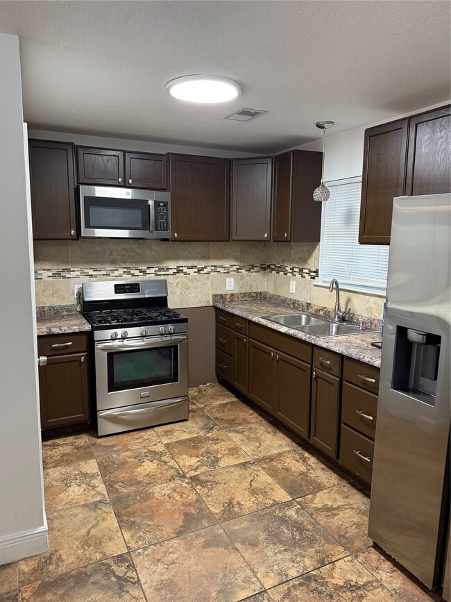 Building Photo - 919 Lovett St