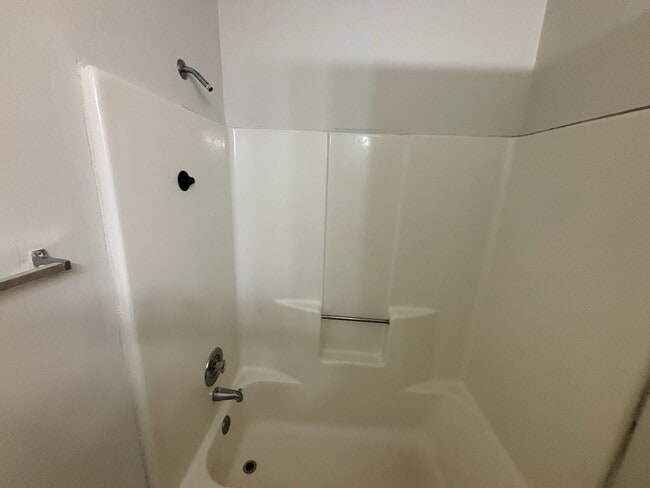 Building Photo - Charming 3BR Home in Columbus – Pet Friendly & Move-In Ready!