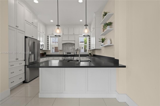 Building Photo - 912 NE 17th Way